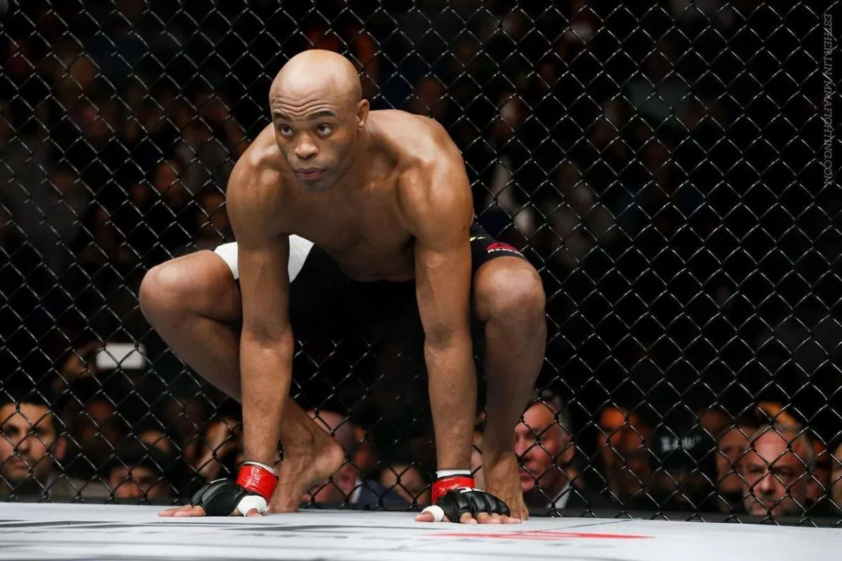 Boxerský šampion zažil ostudu, porazil ho veterán UFC. A ještě provokoval v ringu