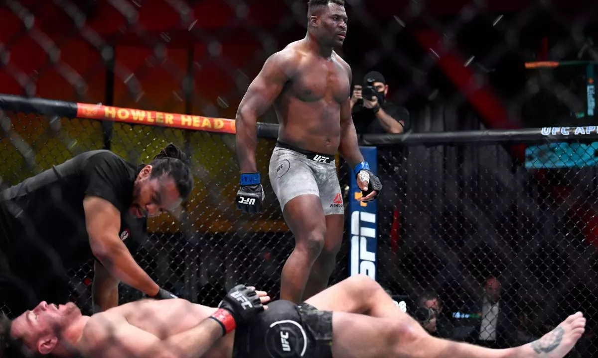 Boxerský světový šampion do MMA? S Ngannouem by do klece šel, ale má to háček