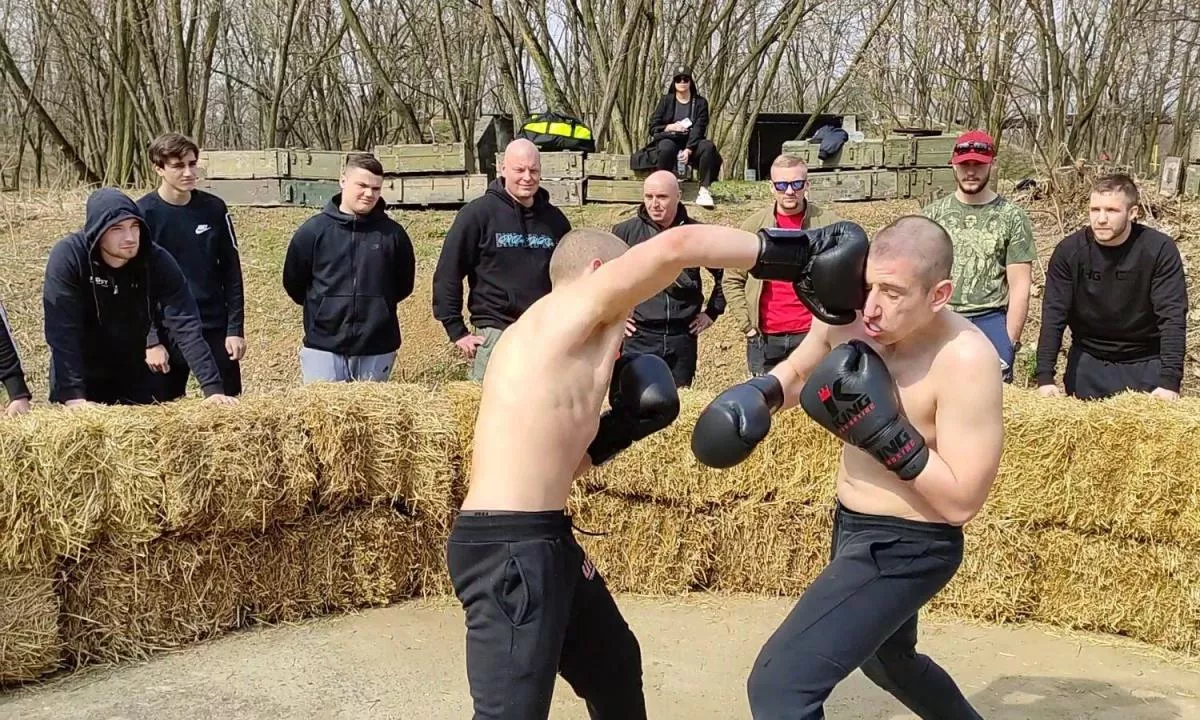 Češi mají chuť se rvát, chtějí bojovat. Hlásí se do bitev na bývalé raketové základně