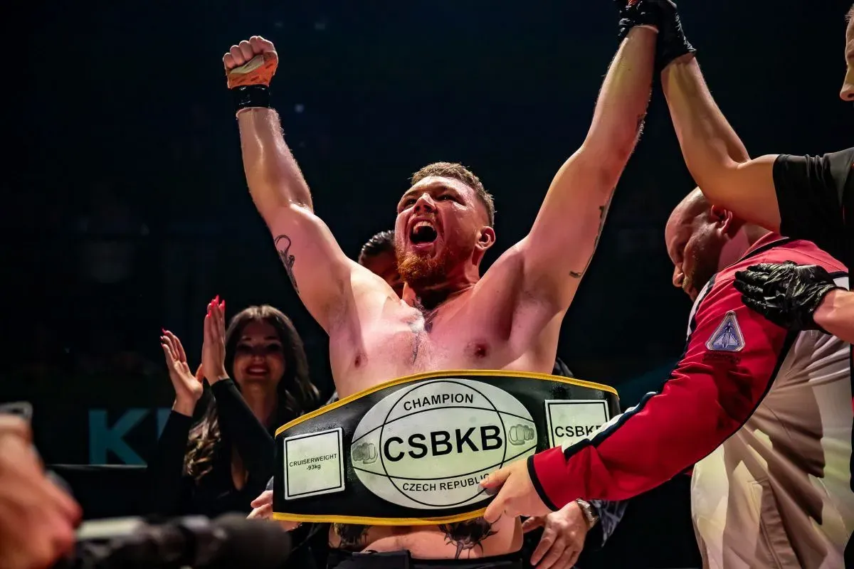 Český šampion urval výhru v boxu bez rukavic. Mám na to postavu a drajv, smál se