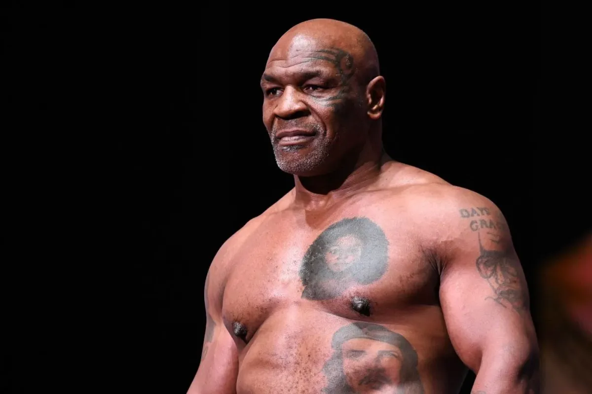 Dohromady jim je 108 let. Komplikace zápasu Mike Tyson vs. Floyd Mayweather