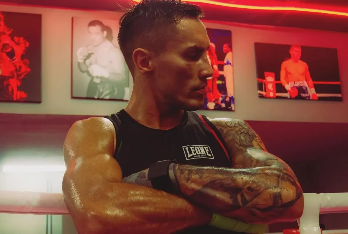 Dvojitá nálož pro nejlepšího českého boxera. Přijde ale o Vánoce
