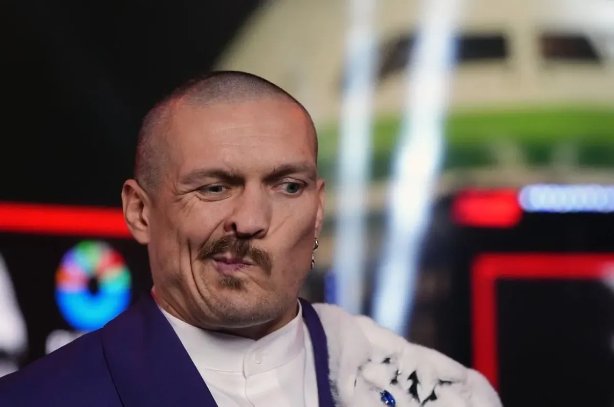 Hořký příběh. Zápas Usyk - Verhoeven byl ukončen sekundu před koncem kola