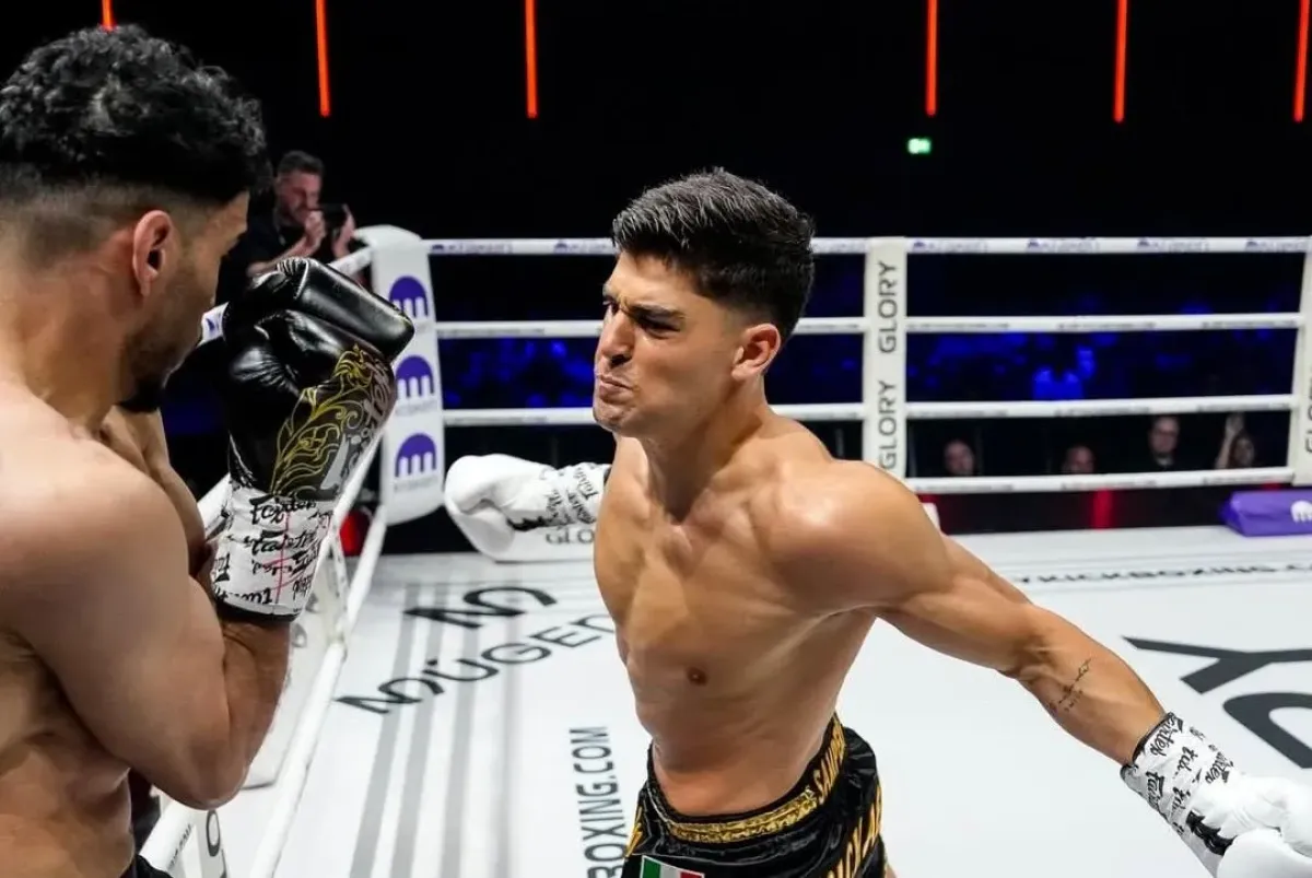 Kandidát na KO roku. Kickboxer zamrzl dřív, než padl na zem