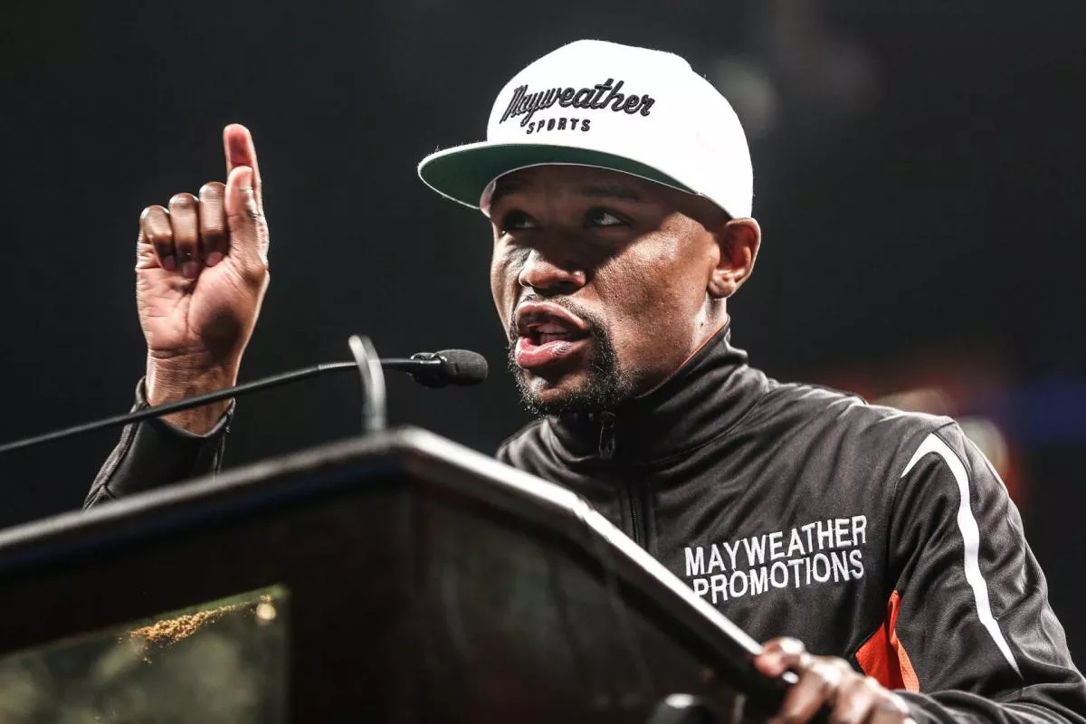 Klobouk dolů, co lidem nabulíkovali. Mayweather se před miliardovým zápasem soupeři vysmál