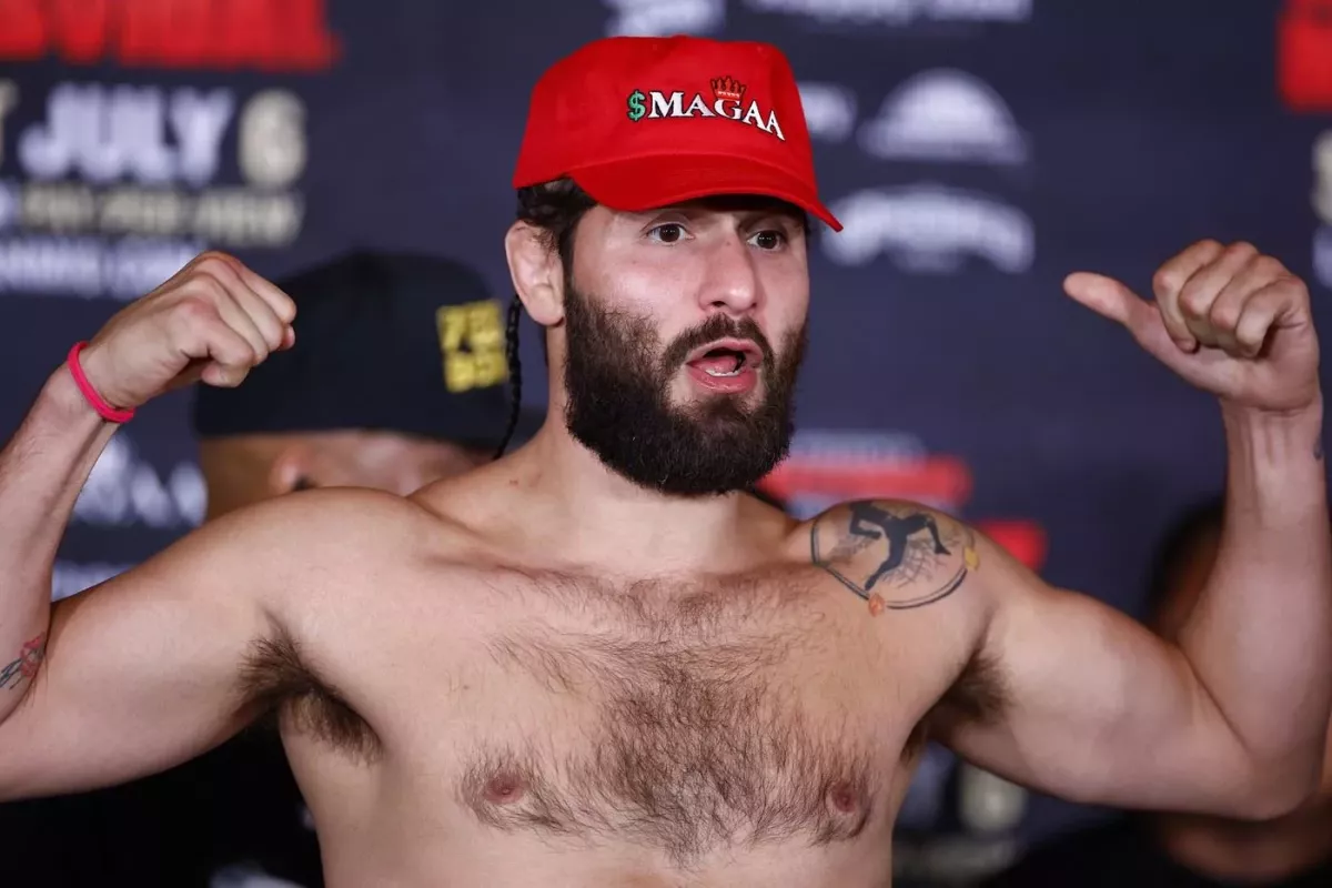 Masvidal za den přibral 13 kilo. Přesto nedokázal Diaze sundat, smějí se fanoušci