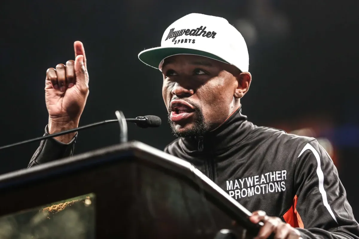 Mayweather v průšvihu. Luxusní šperky za miliony údajně platil nekrytými šeky