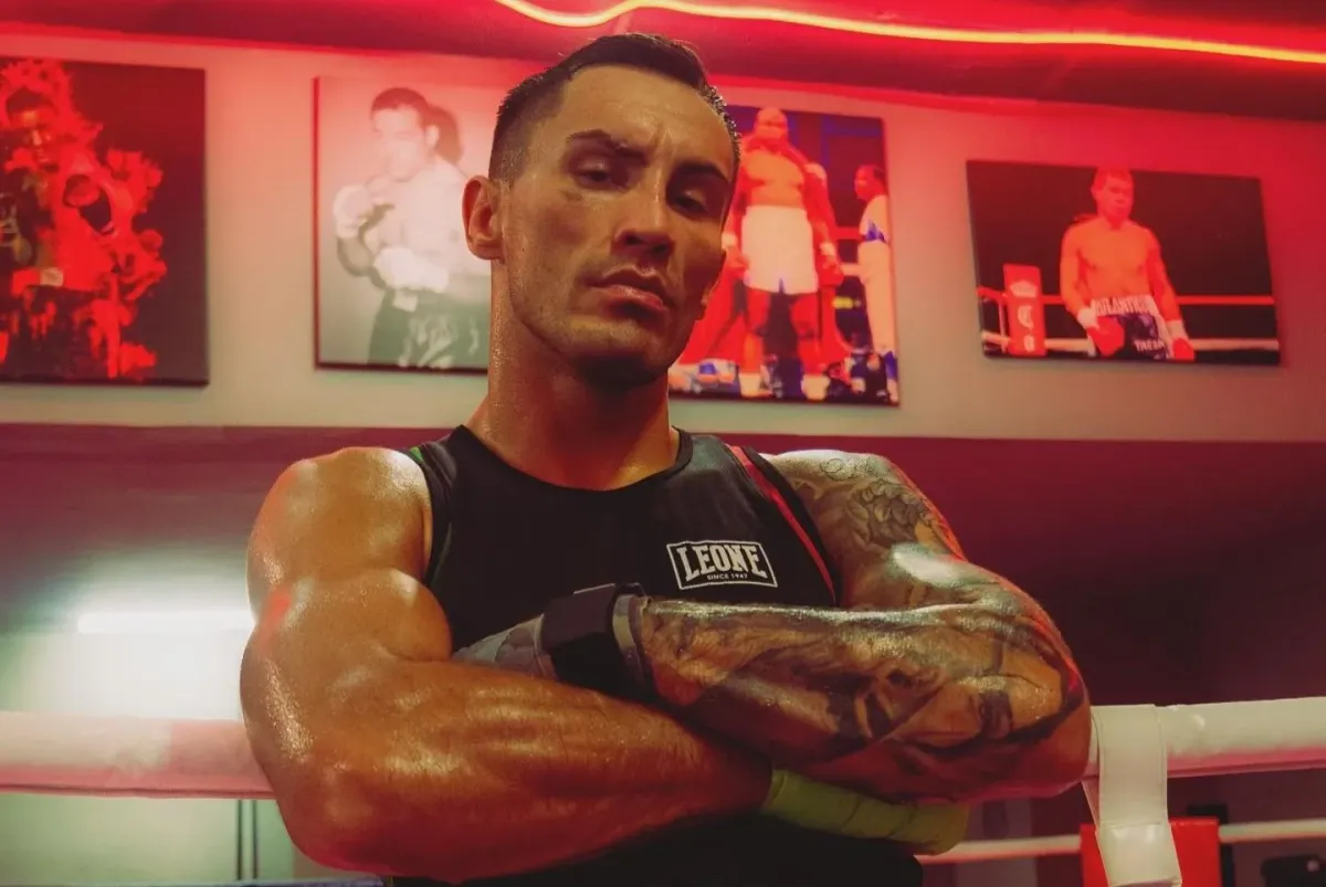 Nejlepší český boxer zvládl deset kol a slaví titul. Stále je neporažen