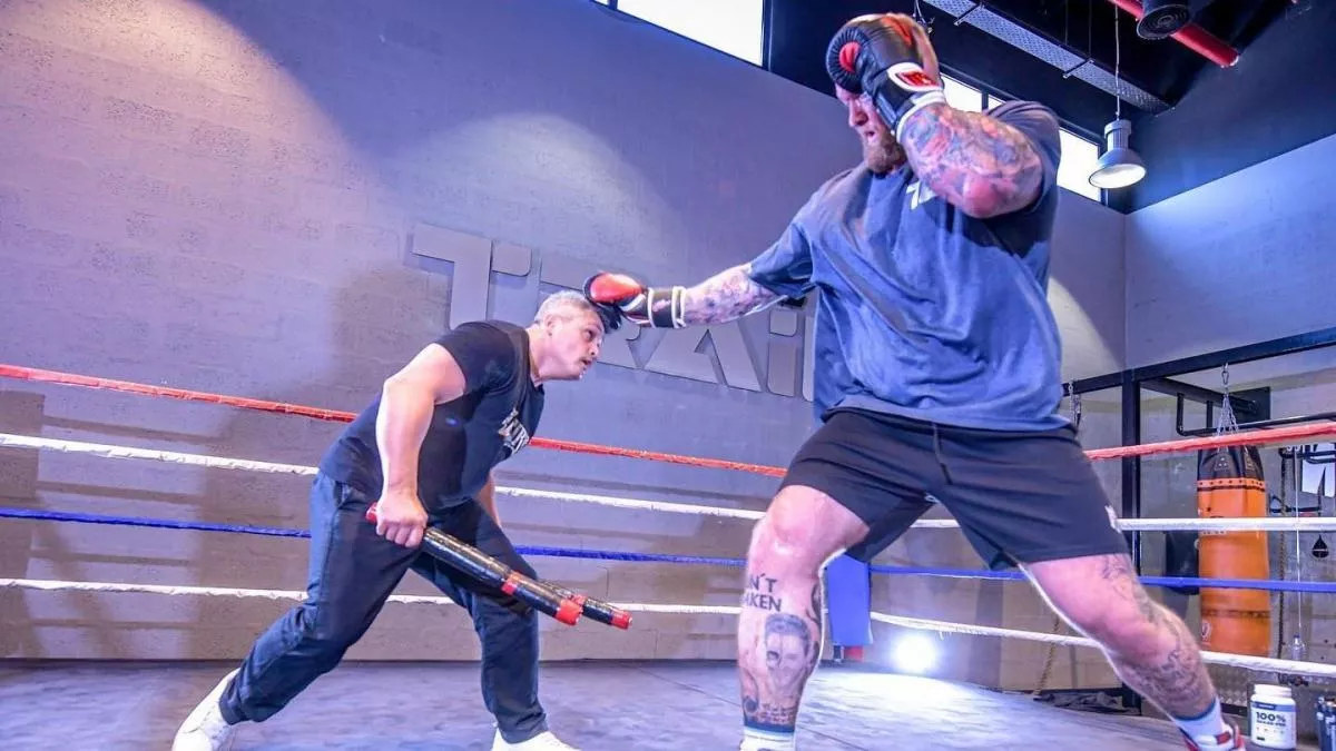 Obr má za sebou první zápas v boxu. Teď se chystá na světového giganta
