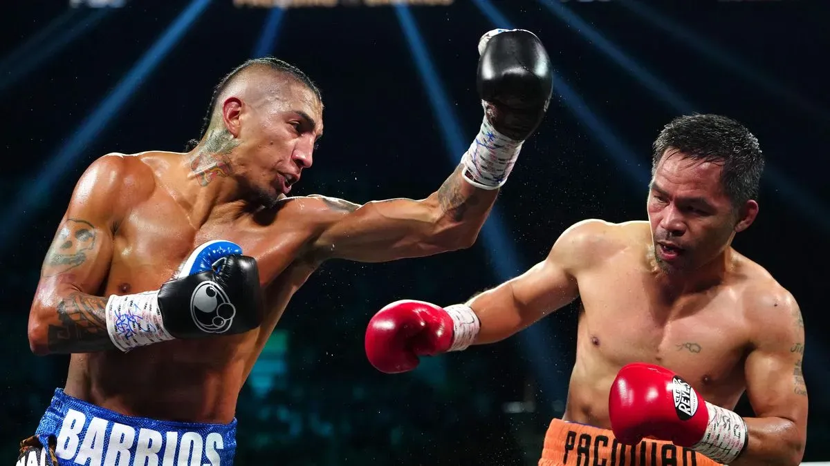 Pacquiao při návratu do ringu neuspěl, těsně prohrál s Barriosem