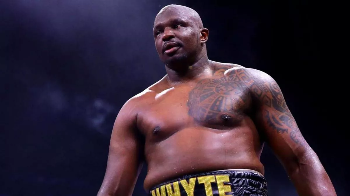 Princ Charles? Nepoužitelný ňouma, vysmívá se elitní britský boxer