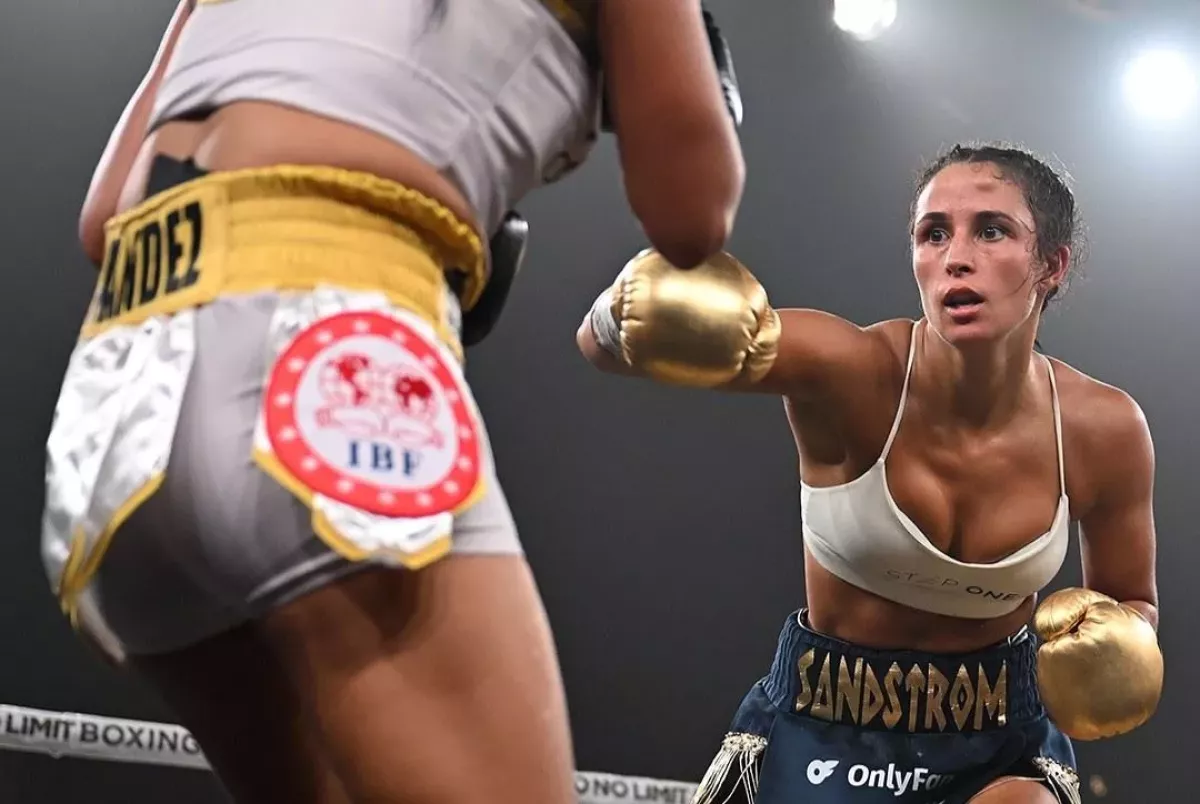 Ráda dovádí na pláži, teď šampionka hledá sponzory před životní výzvou