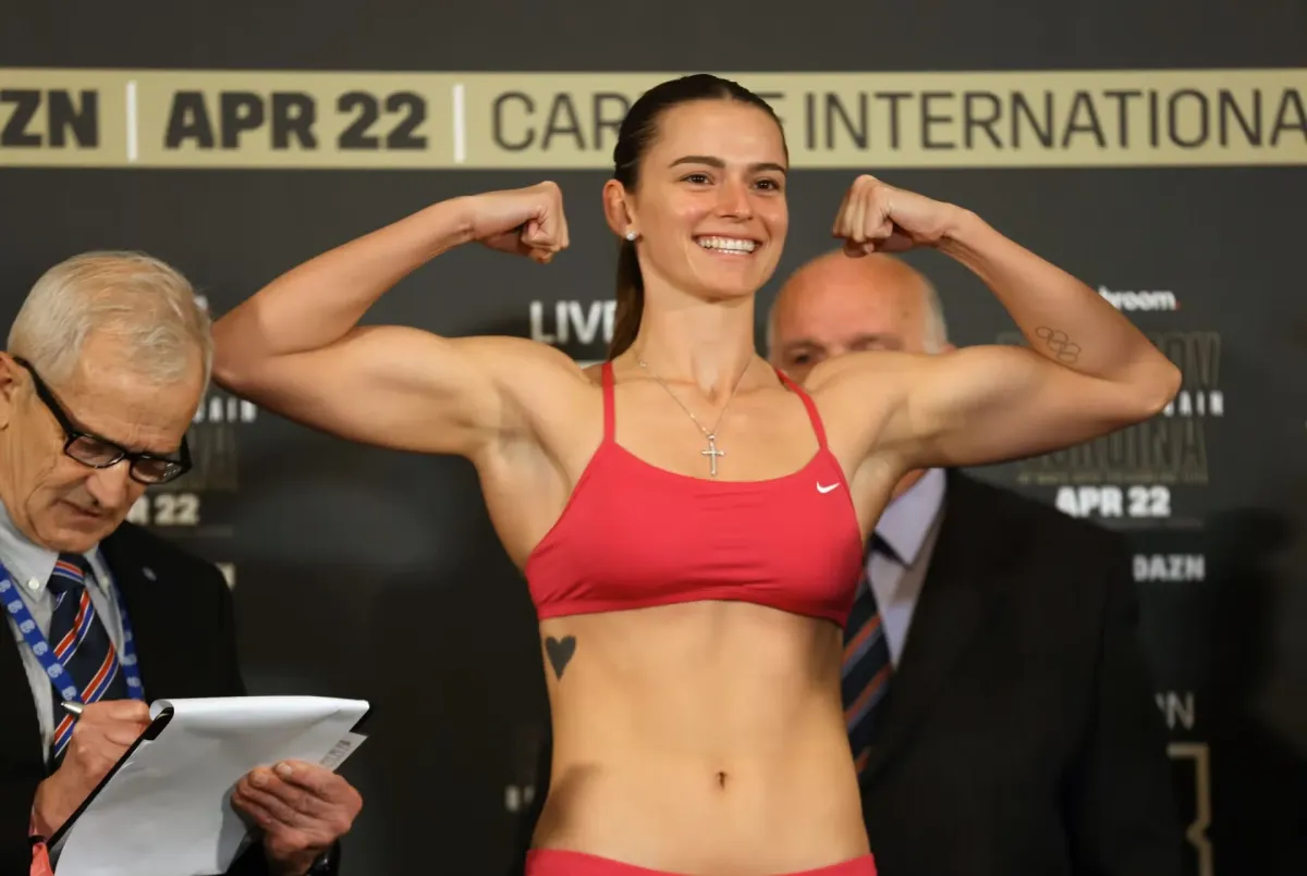 Šampionka zaválela. Na váze se svlékla, v ringu dominovala