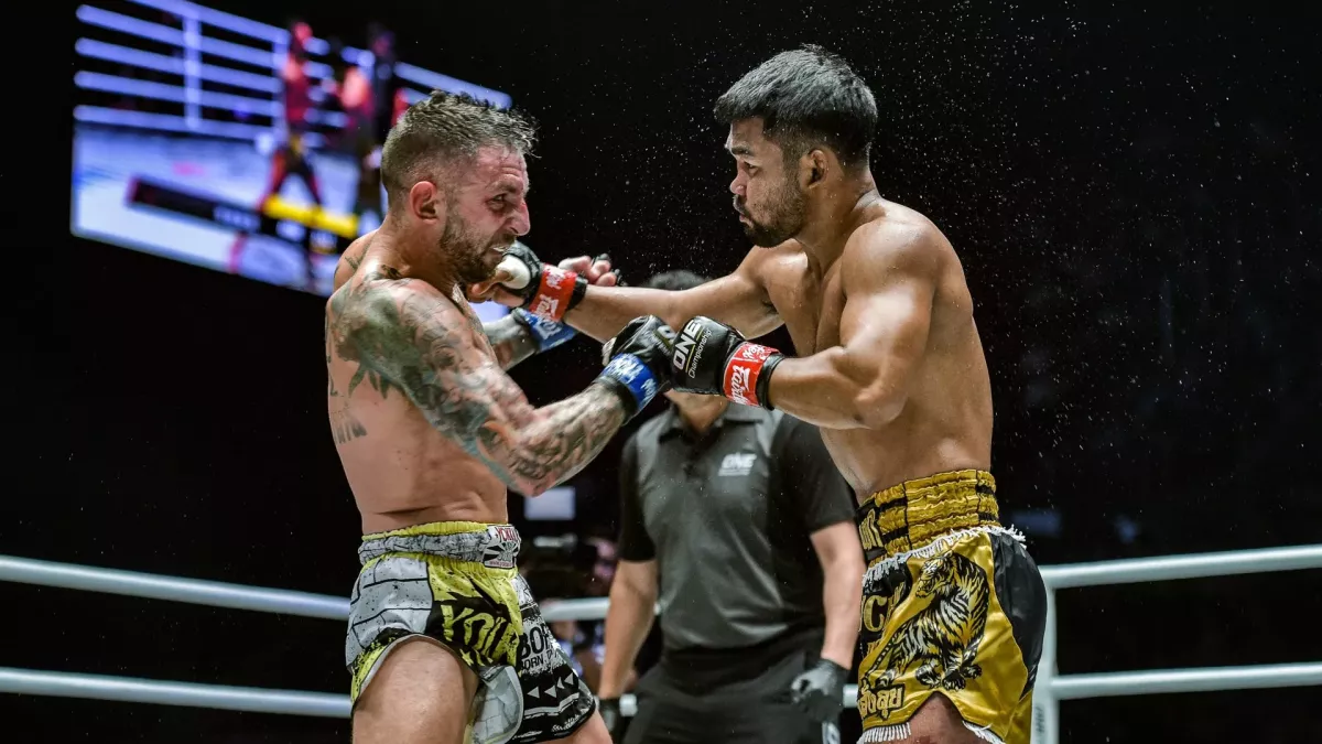 Thaiboxerská legenda šla třikrát k zemi, po knockoutu ukončila kariéru ve ONE Championship