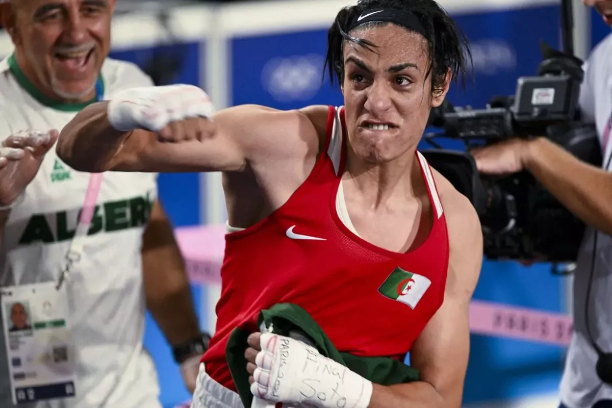 Všichni věděli, že zlatá boxerka je muž. Britka ukázala moment, kdy se to mělo potvrdit
