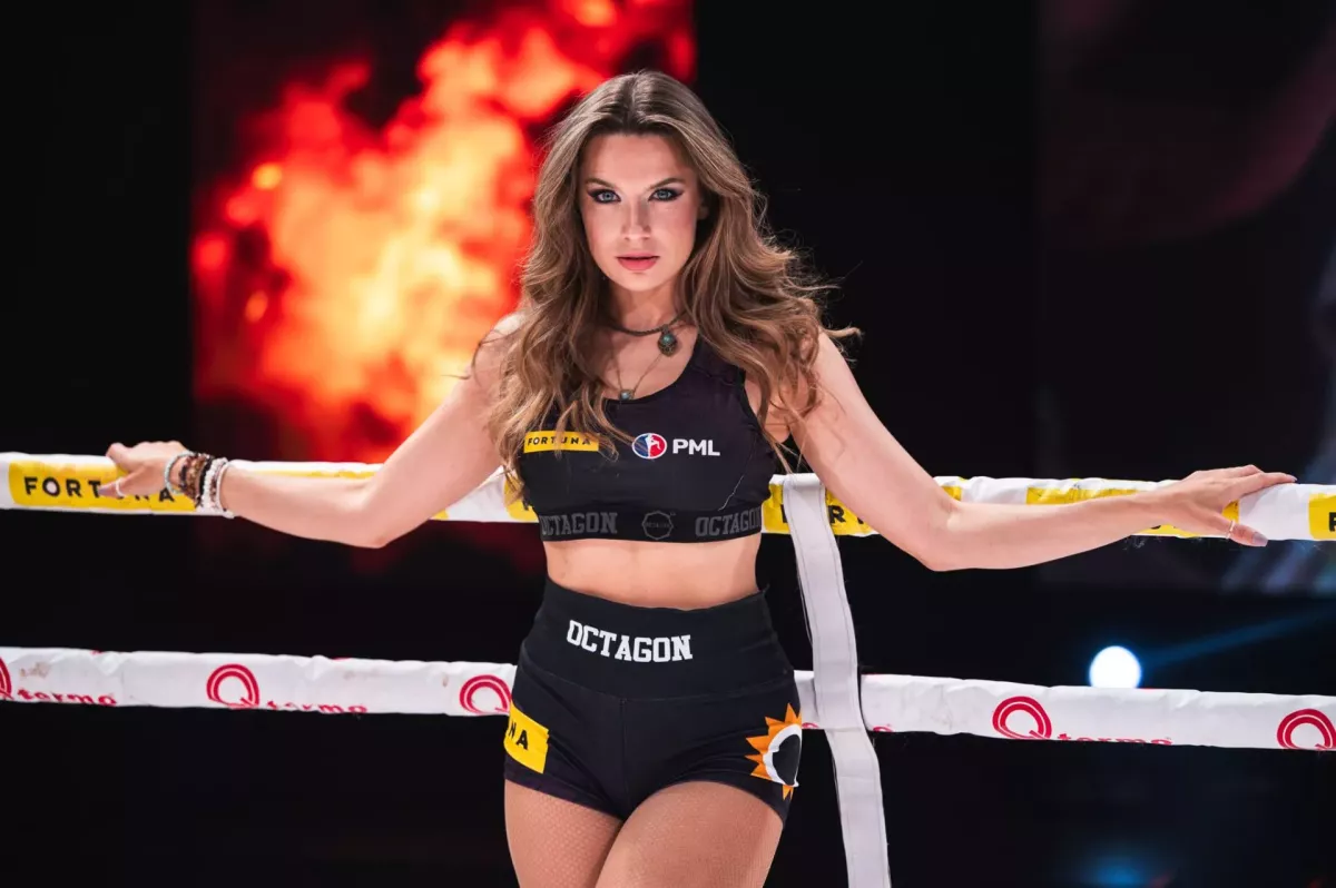 Vyprodaný galavečer v Praze ozdobily krásné ring girls